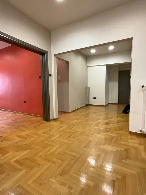 74 m² Apartment with Three Bedrooms for Sale in Exarchia - Neapoli, Athens Center — photo 2