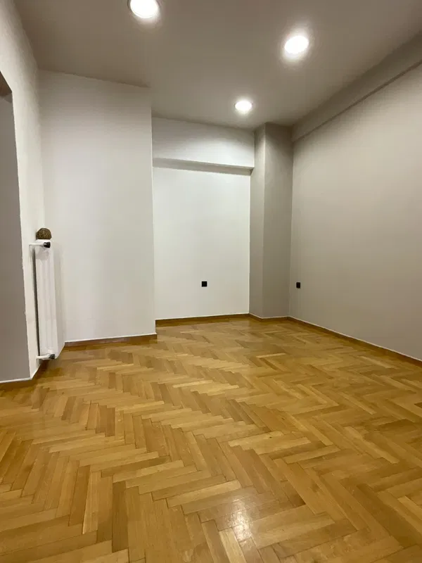 74 m² Apartment with Three Bedrooms for Sale in Exarchia - Neapoli, Athens Center — photo 4