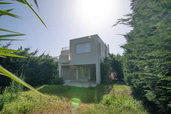 Seafront 306 m² Villa with Five Bedrooms for Sale in Kalyvia Thorikou, Lagonisi — photo 3