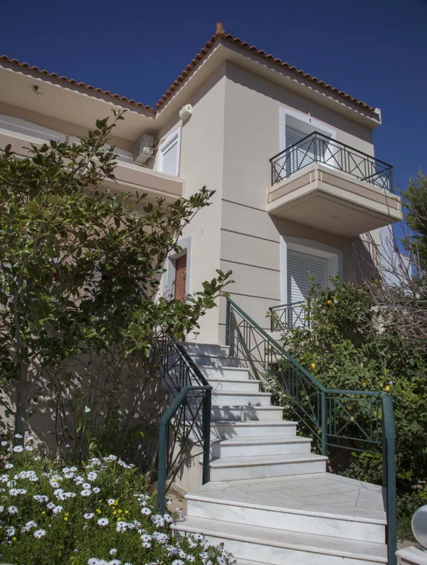 Five-Bedroom Seafront Villa for Sale in Kalyvia Thorikou, Lagonisi — photo 3