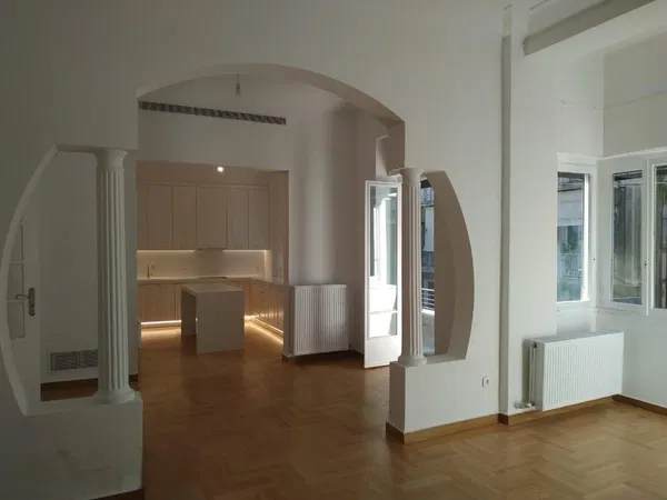 140 m² Renovated Three-Bedroom Apartment for Sale in Kolonaki - Lycabettus, Athens Center — photo 2