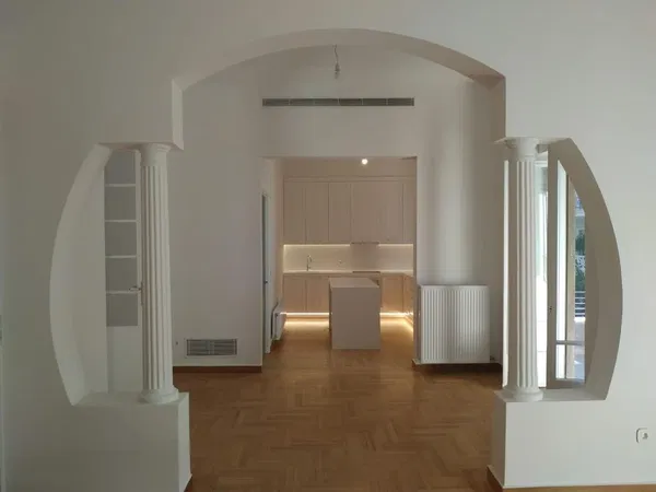 140 m² Renovated Three-Bedroom Apartment for Sale in Kolonaki - Lycabettus, Athens Center