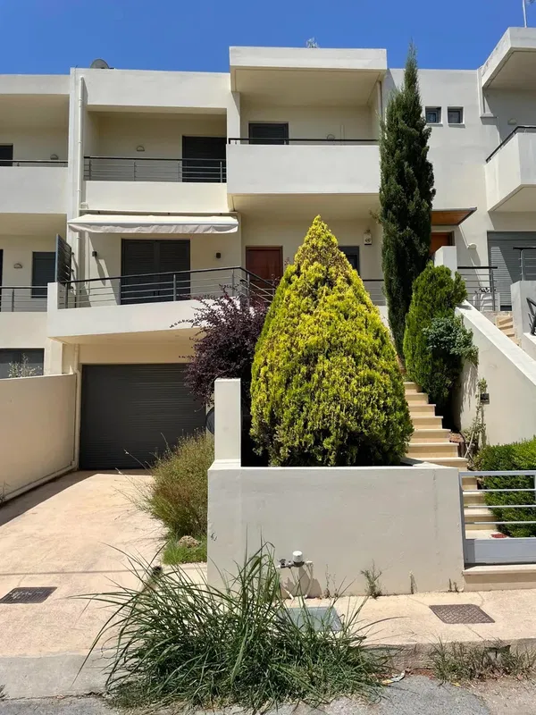 175 m² Villa with Four Bedrooms for Sale in Heraklion