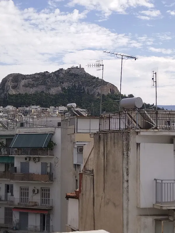 30 m² Apartment with One Bedrooms for Sale in Exarchia - Neapoli, Athens Center — photo 2