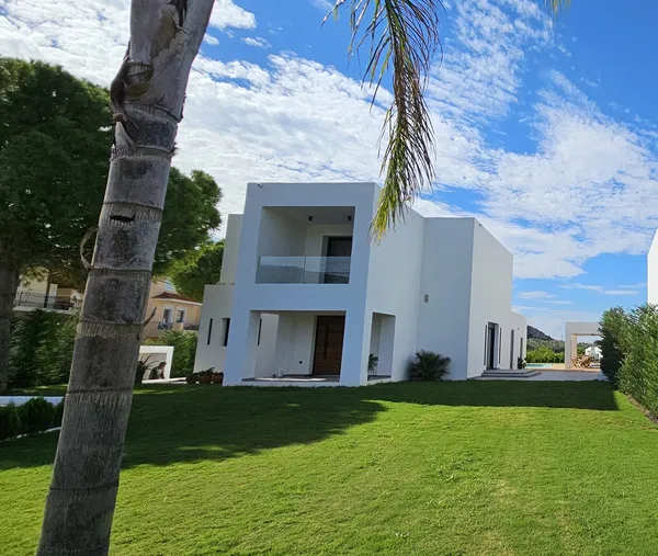 Seafront 450 m² Villa with Five Bedrooms for Sale in Vari - Varkiza, Athens Southern suburbs — photo 2