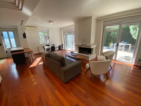 Renovated Four-Bedroom Villa for Sale in Vari - Varkiza, Athens Southern suburbs — photo 4