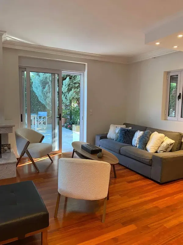 Renovated Four-Bedroom Villa for Sale in Vari - Varkiza, Athens Southern suburbs — photo 5