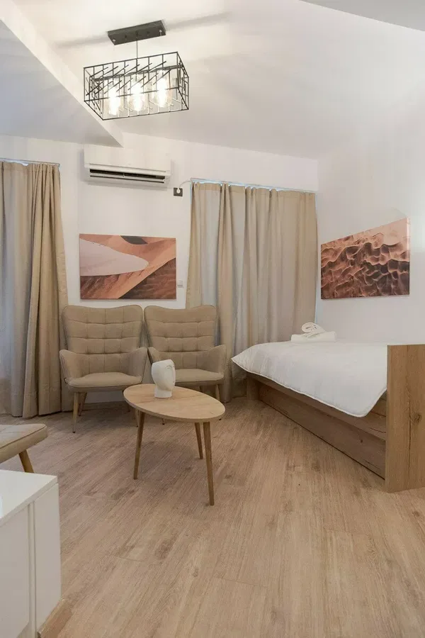 300 m² Renovated Building for Sale in Piraeus, Piraeus Suburbs — photo 3
