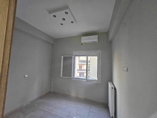 Renovated 78 m² Apartment with Two Bedrooms for Sale in Keratsini, Piraeus Suburbs — photo 2