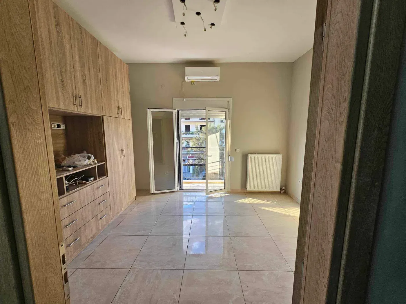 Renovated 78 m² Apartment with Two Bedrooms for Sale in Keratsini, Piraeus Suburbs