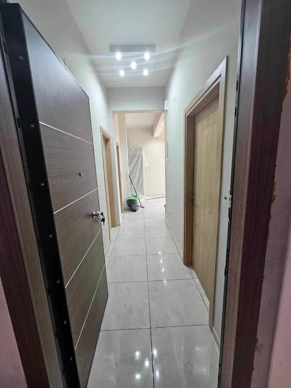 Renovated 78 m² Apartment with Two Bedrooms for Sale in Keratsini, Piraeus Suburbs — photo 4