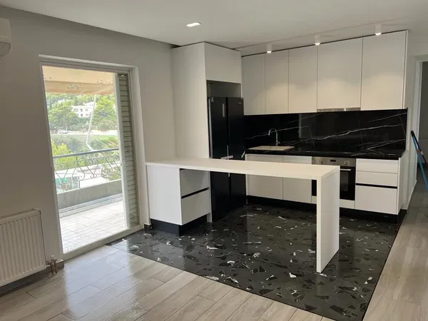 102 m² Apartment with Two Bedrooms for Sale in Vari - Varkiza, Athens Southern suburbs — photo 3