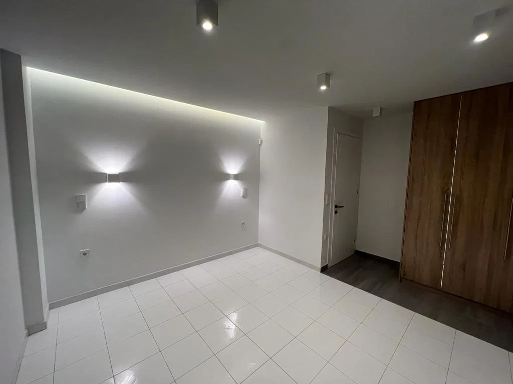 102 m² Apartment with Two Bedrooms for Sale in Vari - Varkiza, Athens Southern suburbs