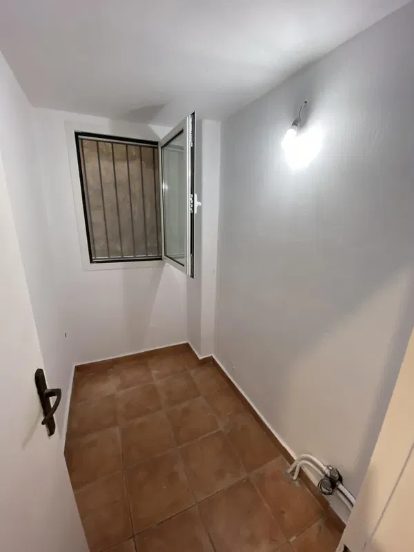 76 m² Renovated One-Bedroom Apartment for Sale in Exarchia - Neapoli, Athens Center — photo 5