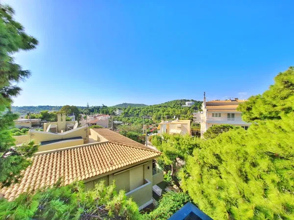 Renovated 70 m² Apartment with Two Bedrooms for Sale in Vouliagmeni, Athens Southern suburbs — photo 2