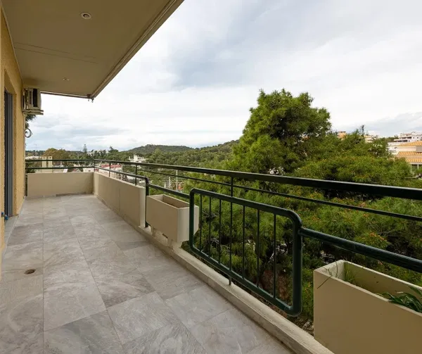 Renovated 70 m² Apartment with Two Bedrooms for Sale in Vouliagmeni, Athens Southern suburbs — photo 3