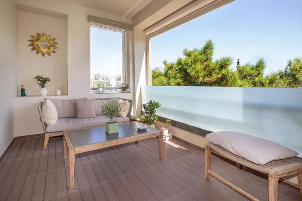 Renovated 215 m² Villa with Four Bedrooms for Sale in Vari - Varkiza, Athens Southern suburbs — photo 3