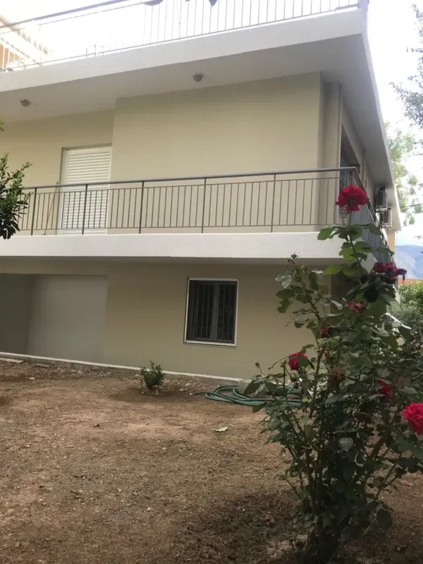 Seafront 210 m² Villa with Three Bedrooms for Sale in Alimos, Athens Southern suburbs — photo 4