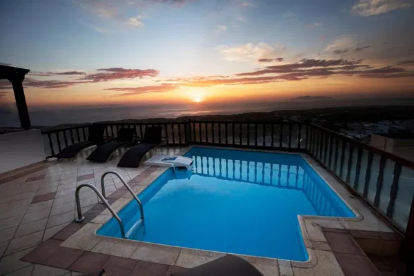 Renovated Hotel for Sale in Santorini, Cyclades — photo 4