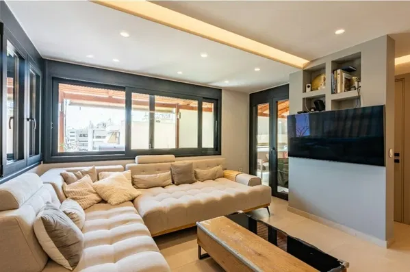 Renovated Three-Bedroom Apartment for Sale in Nea Smyrni, Athens Southern suburbs — photo 2
