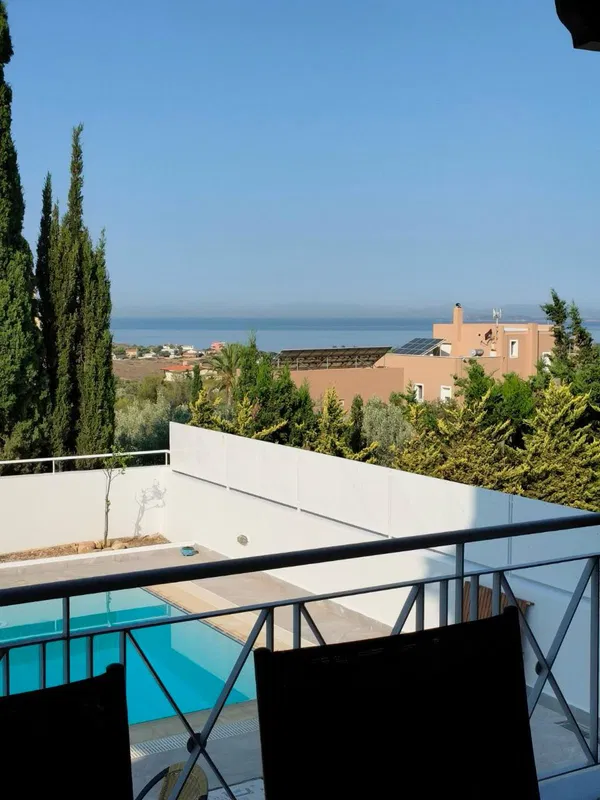 Sea View 290 m² Villa with Four Bedrooms for Sale in Lagonisi, Attica — photo 3