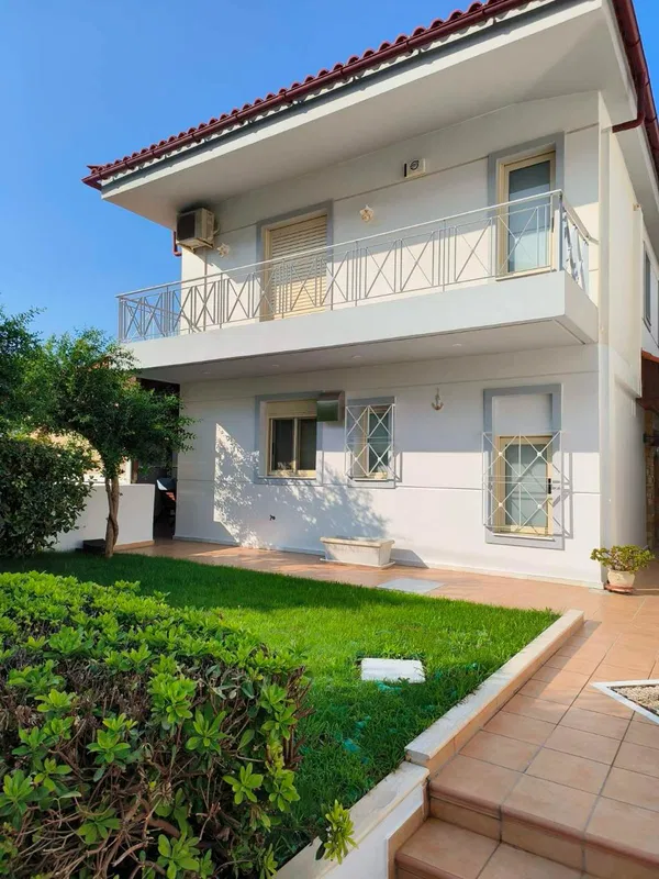 Sea View 290 m² Villa with Four Bedrooms for Sale in Lagonisi, Attica