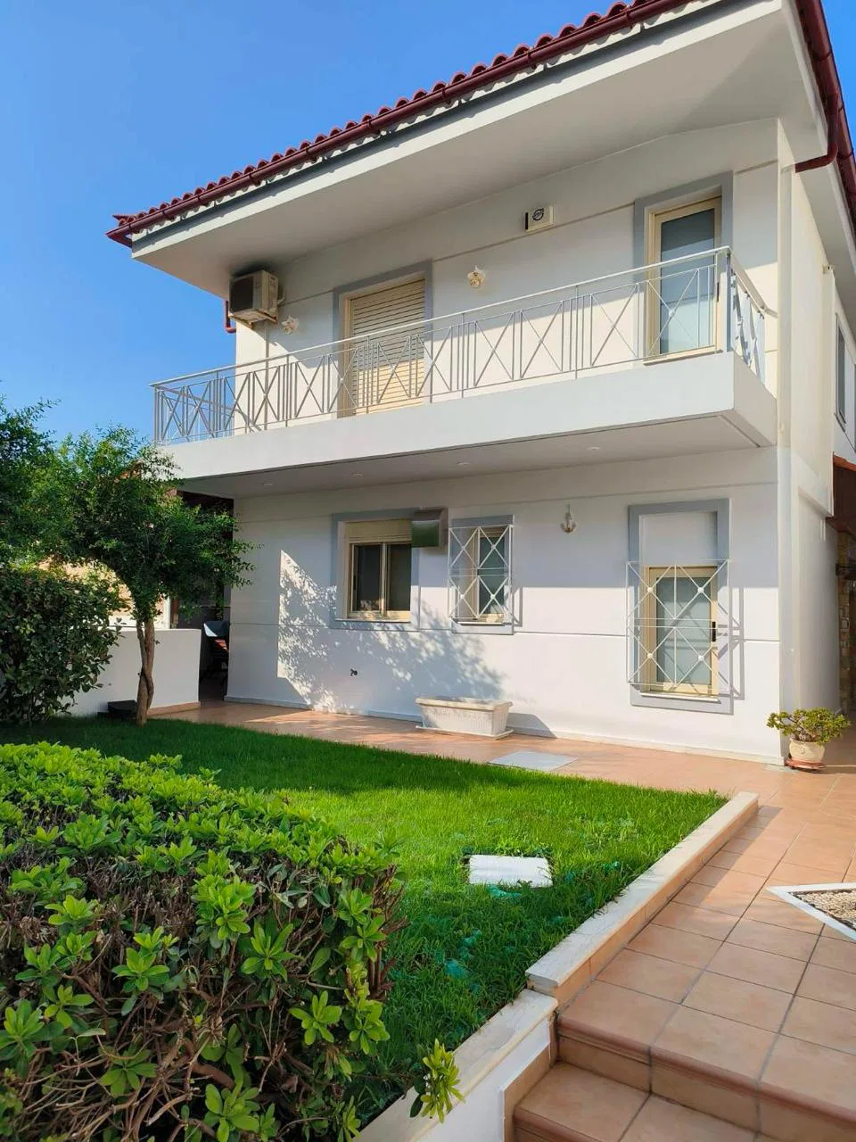 Sea View 290 m² Villa with Four Bedrooms for Sale in Lagonisi, Attica