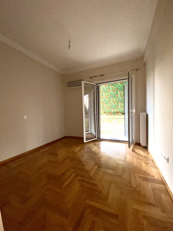 50 m² Two-Bedroom Renovated Apartment for Sale in Center Athens, Athens Center — photo 2