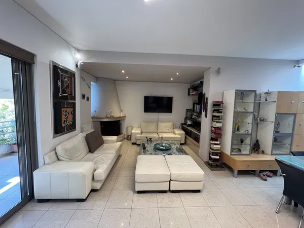 150 m² Three-Bedroom Apartment for Sale in Pefki, Athens Northern suburbs — photo 3