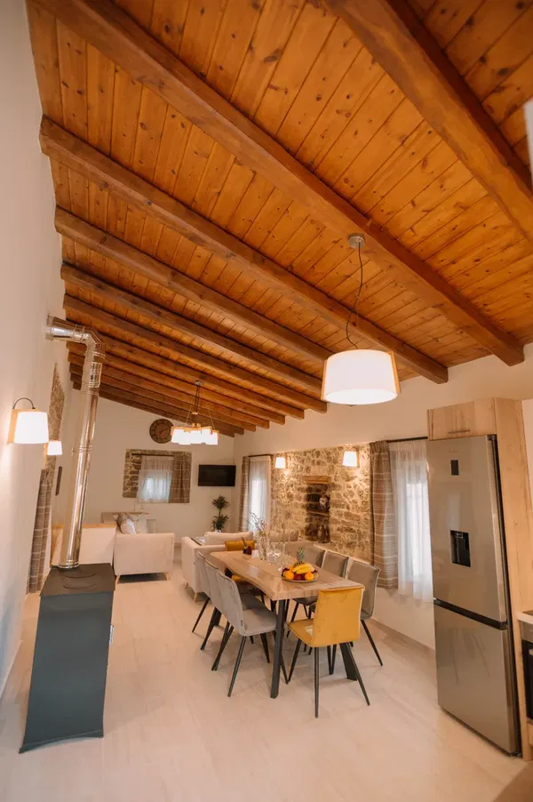 Renovated 190 m² Villa with Three Bedrooms for Sale in Archanes, Heraklion