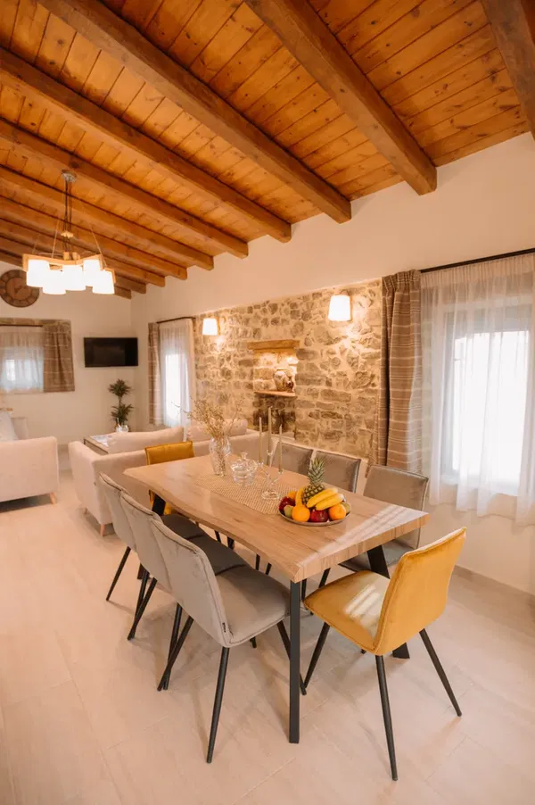 Renovated 190 m² Villa with Three Bedrooms for Sale in Archanes, Heraklion — photo 2