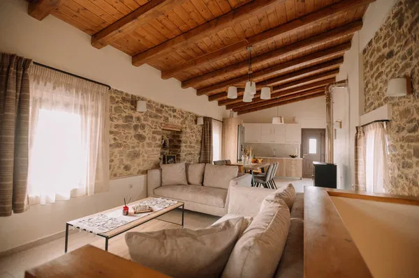 Renovated 190 m² Villa with Three Bedrooms for Sale in Archanes, Heraklion — photo 3