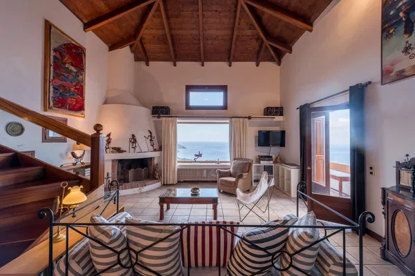 Six-Bedroom Renovated Villa for Sale in Katsikia, Agios Nikolaos — photo 3