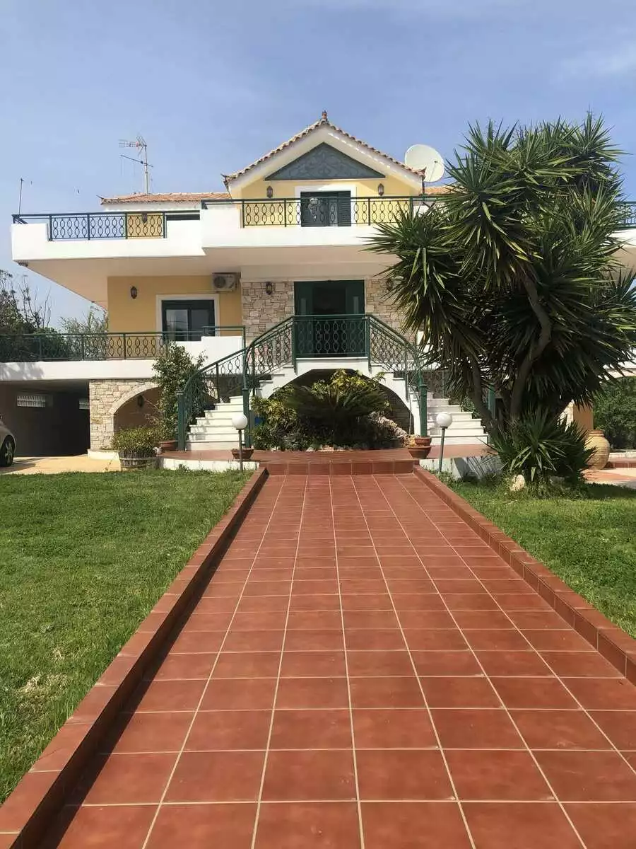 Five-Bedroom Villa for Sale in Rafina, Rafina - Pikermi