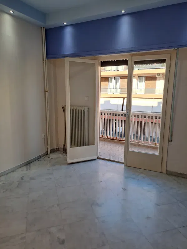 95 m² Renovated Two-Bedroom Apartment for Sale in Piraeus, Piraeus Suburbs