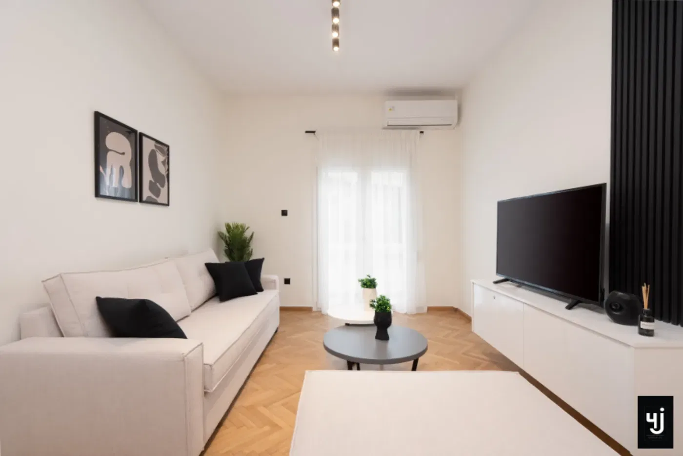 76 m² Two-Bedroom Renovated Apartment for Sale in Neos Kosmos, Athens Center
