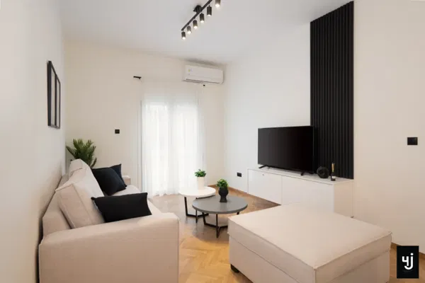 76 m² Two-Bedroom Renovated Apartment for Sale in Neos Kosmos, Athens Center — photo 4