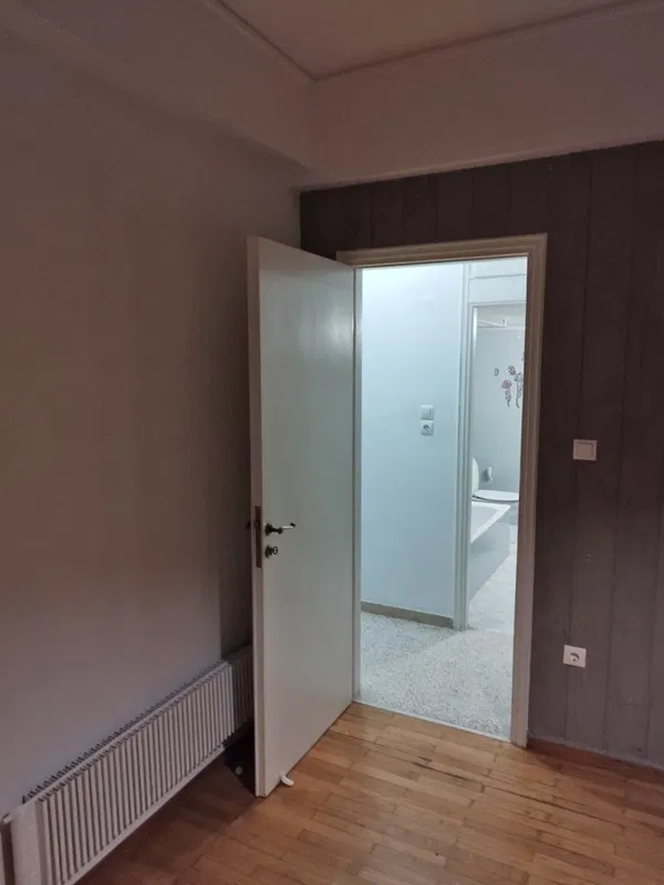 Three-Bedroom Renovated Apartment for Sale in Center Athens, Athens Center — photo 2