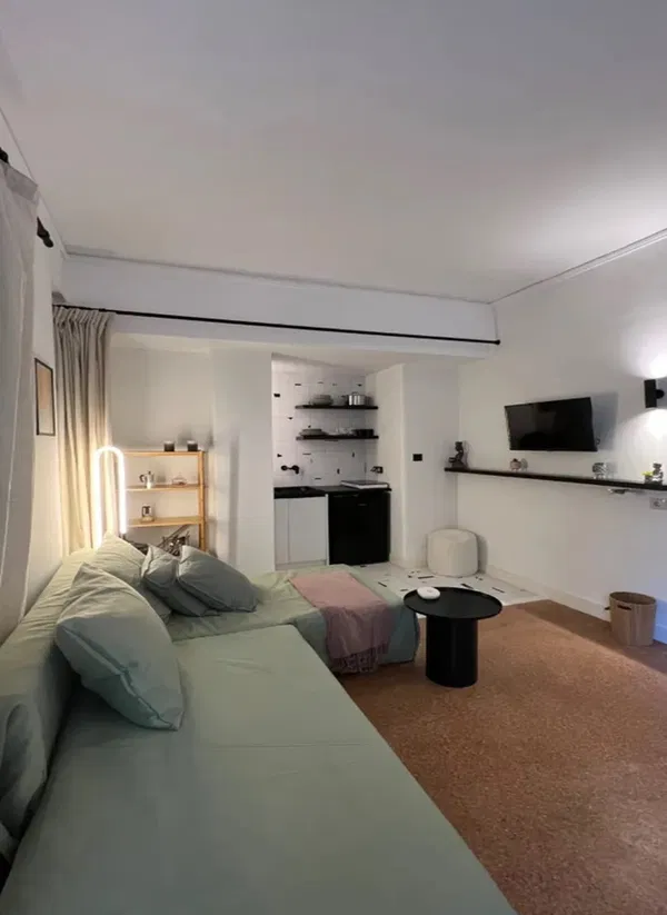 38 m² One-Bedroom Renovated Apartment for Sale in Center Athens, Athens Center — photo 3