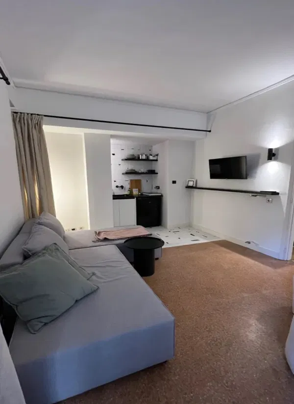 38 m² One-Bedroom Renovated Apartment for Sale in Center Athens, Athens Center — photo 4