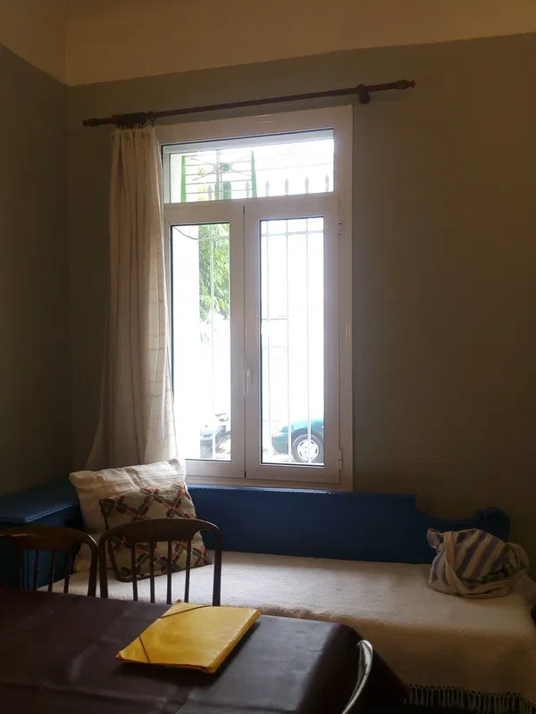 Renovated 48 m² Villa with One Bedrooms for Sale in Keratsini, Piraeus Suburbs — photo 3