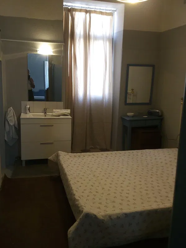 Renovated 48 m² Villa with One Bedrooms for Sale in Keratsini, Piraeus Suburbs — photo 2