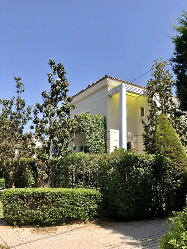 298 m² Villa with Four Bedrooms for Sale in Nea Erythraia, Athens Northern suburbs