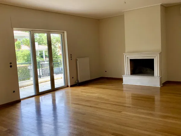 298 m² Villa with Four Bedrooms for Sale in Nea Erythraia, Athens Northern suburbs — photo 3