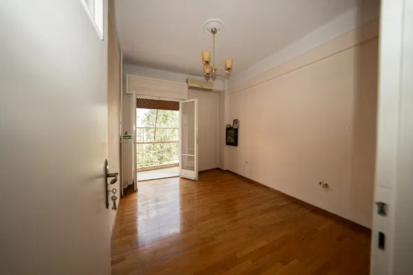 Two-Bedroom Renovated Apartment for Sale in Ampelokipoi, Athens Center — photo 4