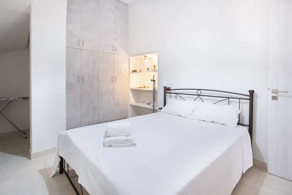 Renovated One-Bedroom Apartment for Sale in Piraeus, Piraeus Suburbs — photo 5