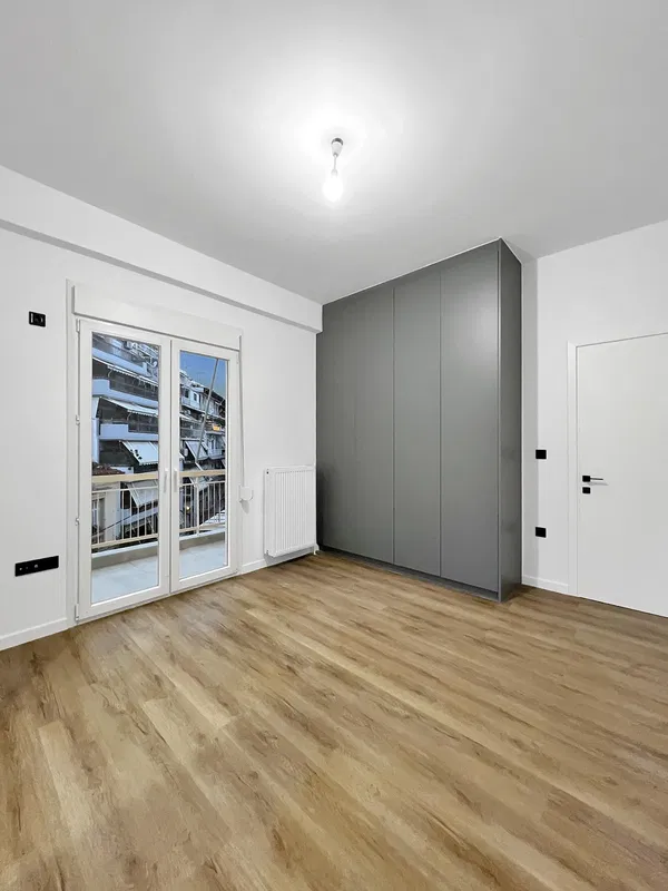 Sea View Two-Bedroom Apartment for Sale in Piraeus, Piraeus Suburbs — photo 4