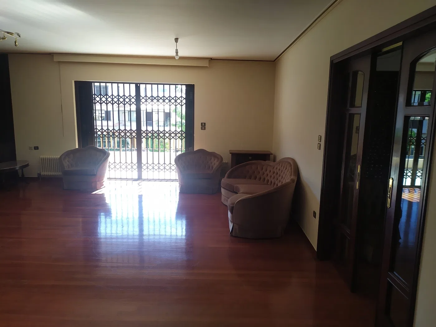 Three-Bedroom Apartment for Rent in Voula, Athens Southern suburbs