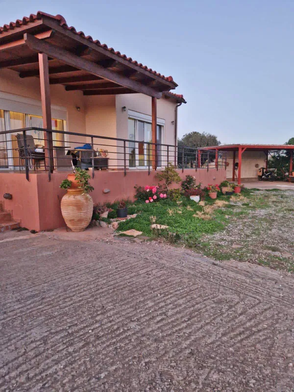 Sea-View Two-Bedroom Villa for Sale in Agios Nikolaos, Lasithi — photo 2