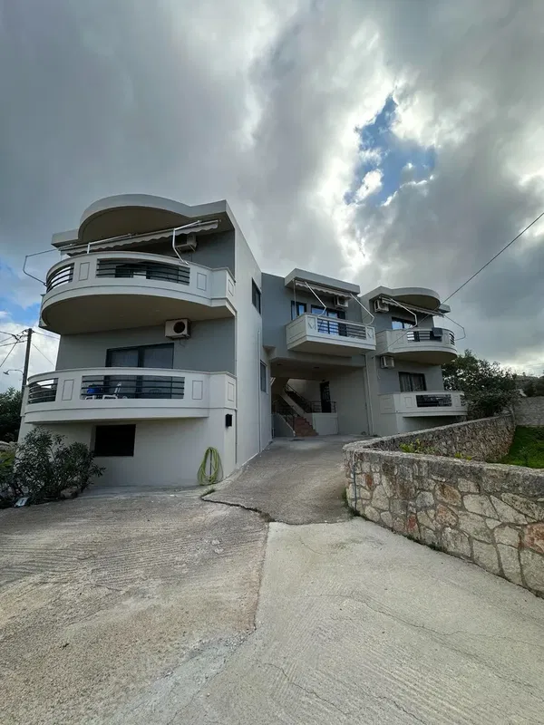 Building for Sale in Kounoupidiana, Akrotiri — photo 3